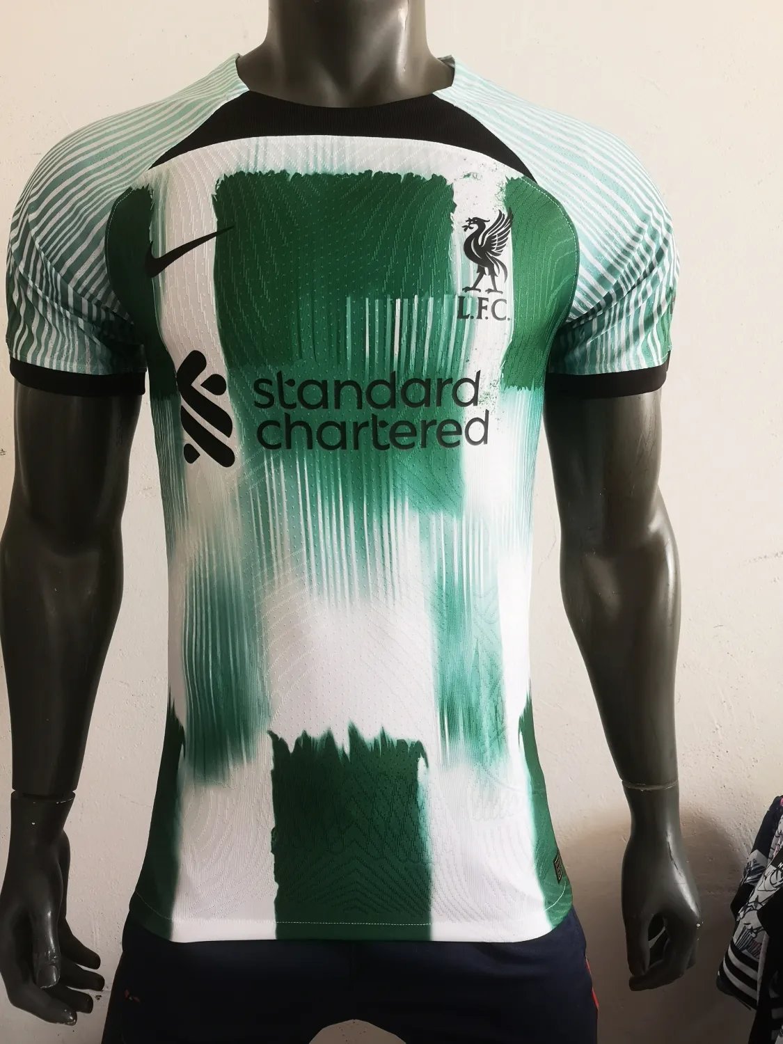 23-24 Liverpool Training Player Version