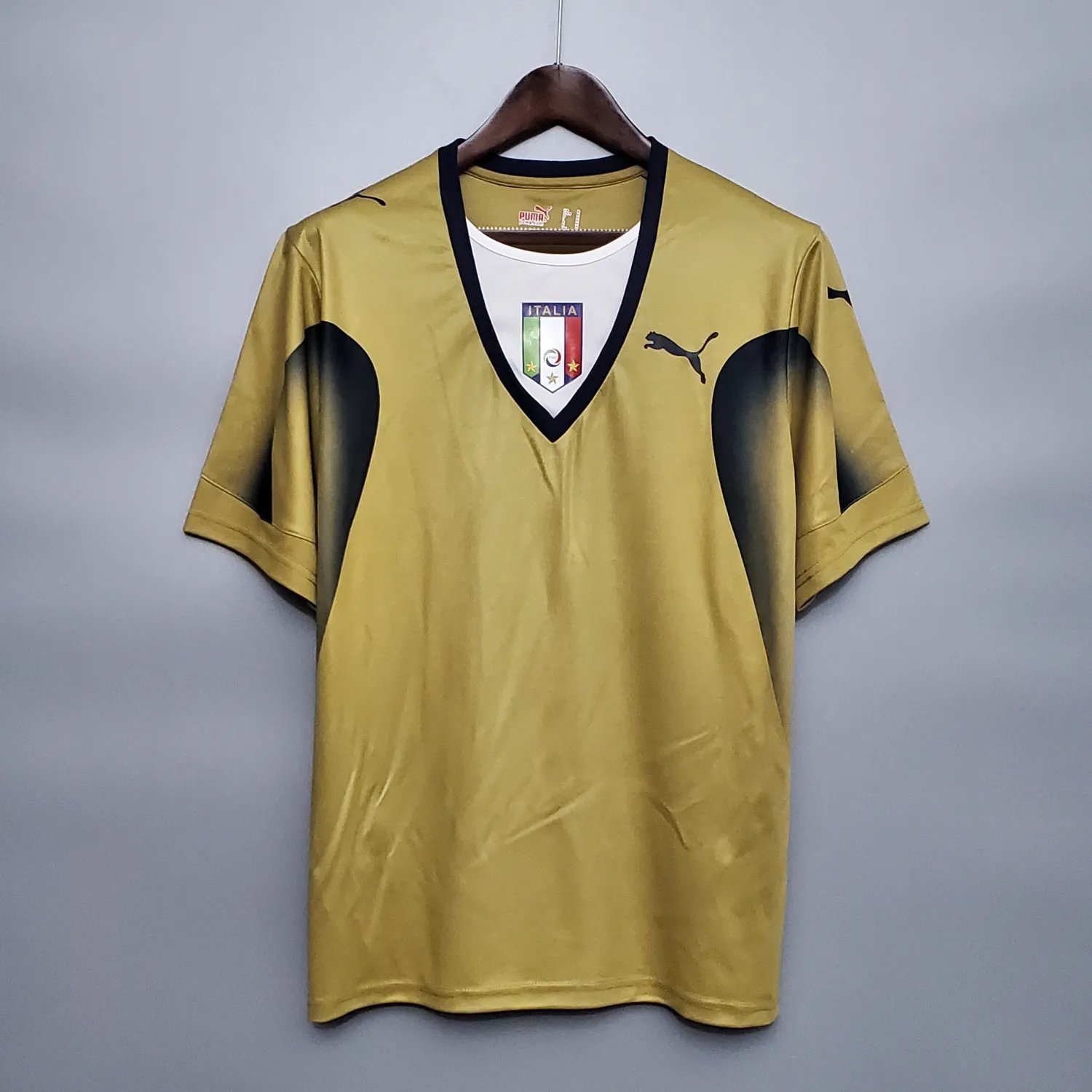 2006 Italy Golden Retro 