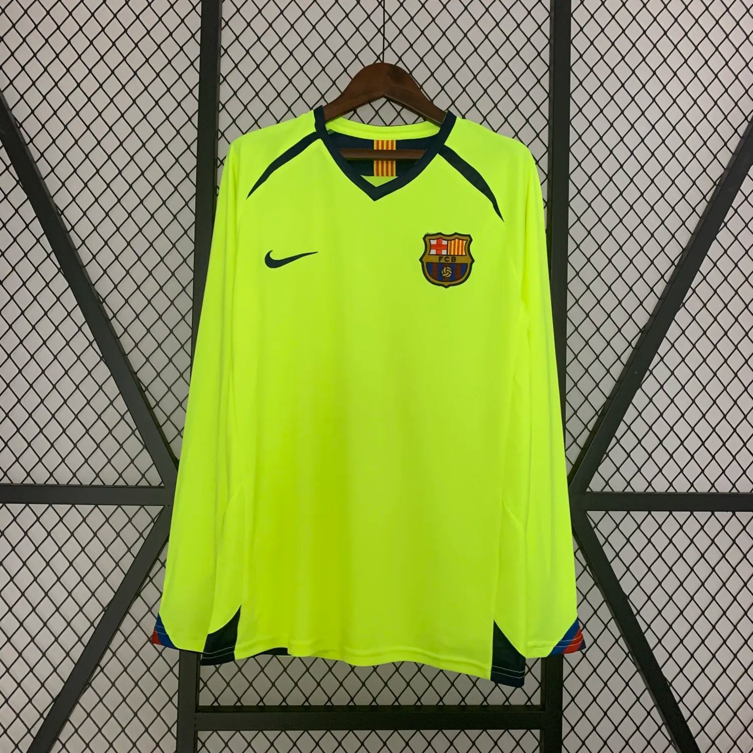 2005-06 Barcelona Away Long Sleeve Retro 