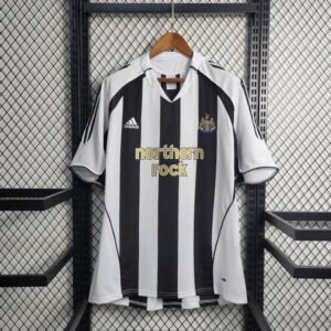 04-06 Newcastle United Home Retro