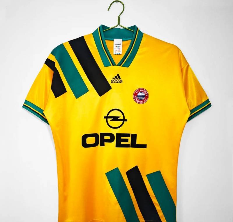 93-95 Bayern Munich Away Retro
